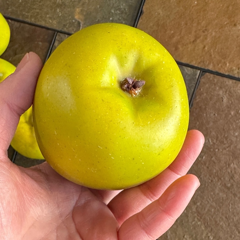 8 Decorative Green Apples - Picture 4 of 4